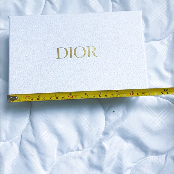 Dior Gift Box - Picture 1 of 3